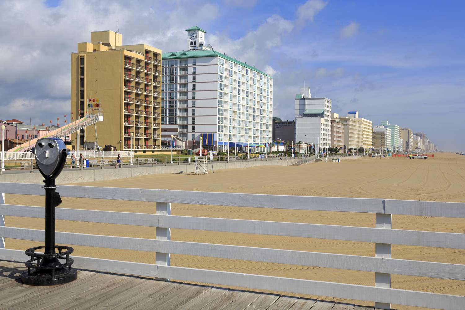 最高のオーシャンフロントバージニアビーチホテル