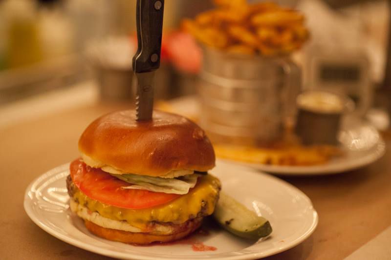 シカゴステーキハウスバーガーは一口ごとに価値があります