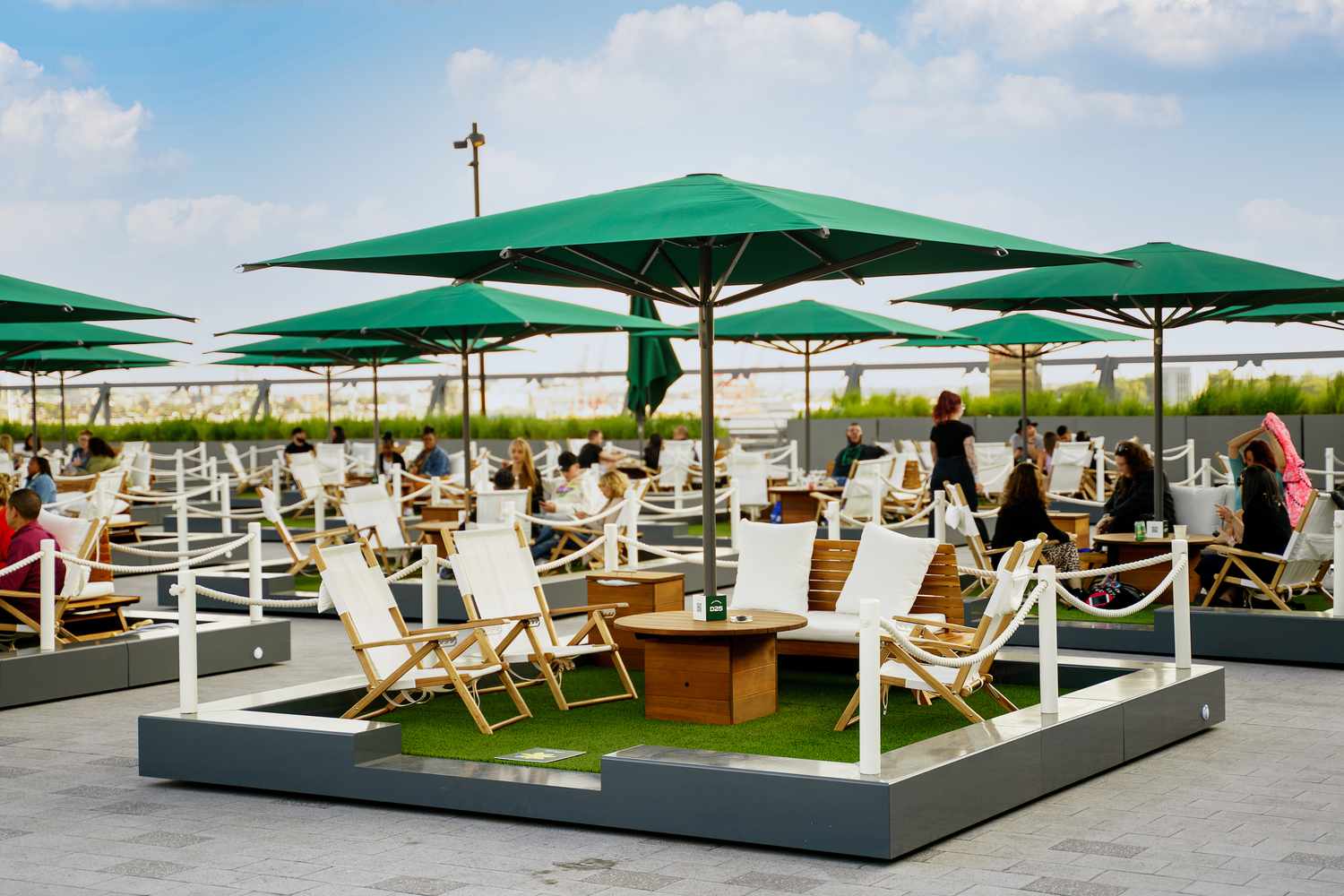 今年の夏にピア17でニューヨークであなた自身の裏庭を借りる