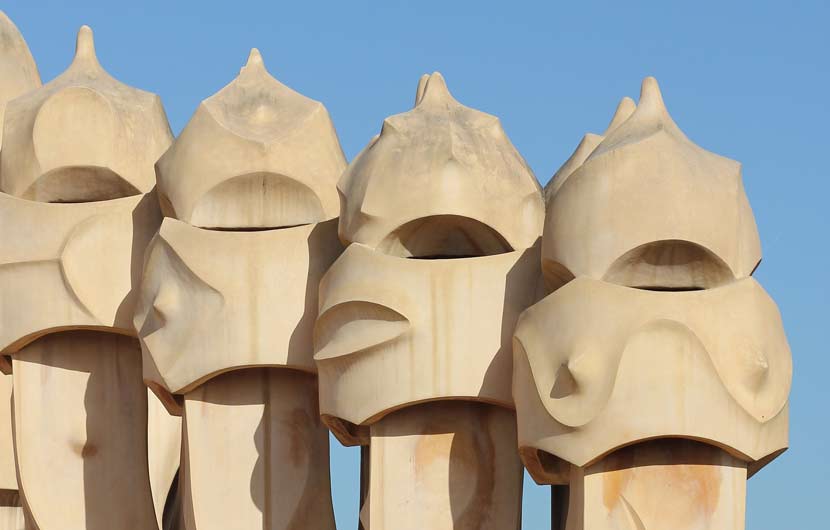 バルセロナで訪問するのに最適な場所とやること